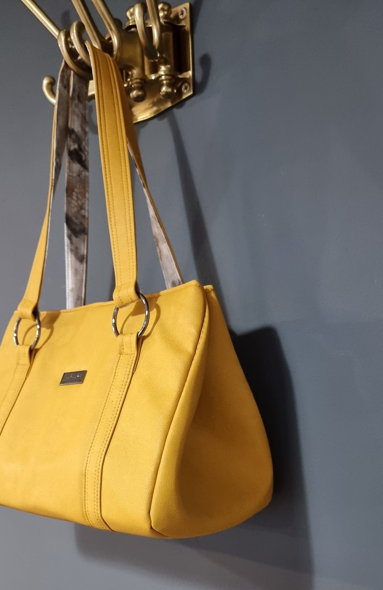 Buy eske Women Yellow Handbag Yellow Online @ Best Price in India |  Flipkart.com