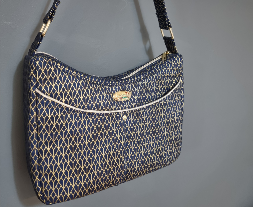 Timeless sophisticated style with The Classic Handbag Pattern